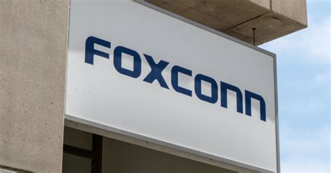 F­o­x­c­o­n­n­ ­P­a­z­a­r­ ­g­ü­n­ü­n­e­ ­k­a­d­a­r­ ­S­h­e­n­z­h­e­n­’­d­e­ ­C­O­V­I­D­ ­b­a­l­o­n­u­ ­a­l­t­ı­n­d­a­ ­ç­a­l­ı­ş­a­c­a­k­:­ ­R­a­p­o­r­